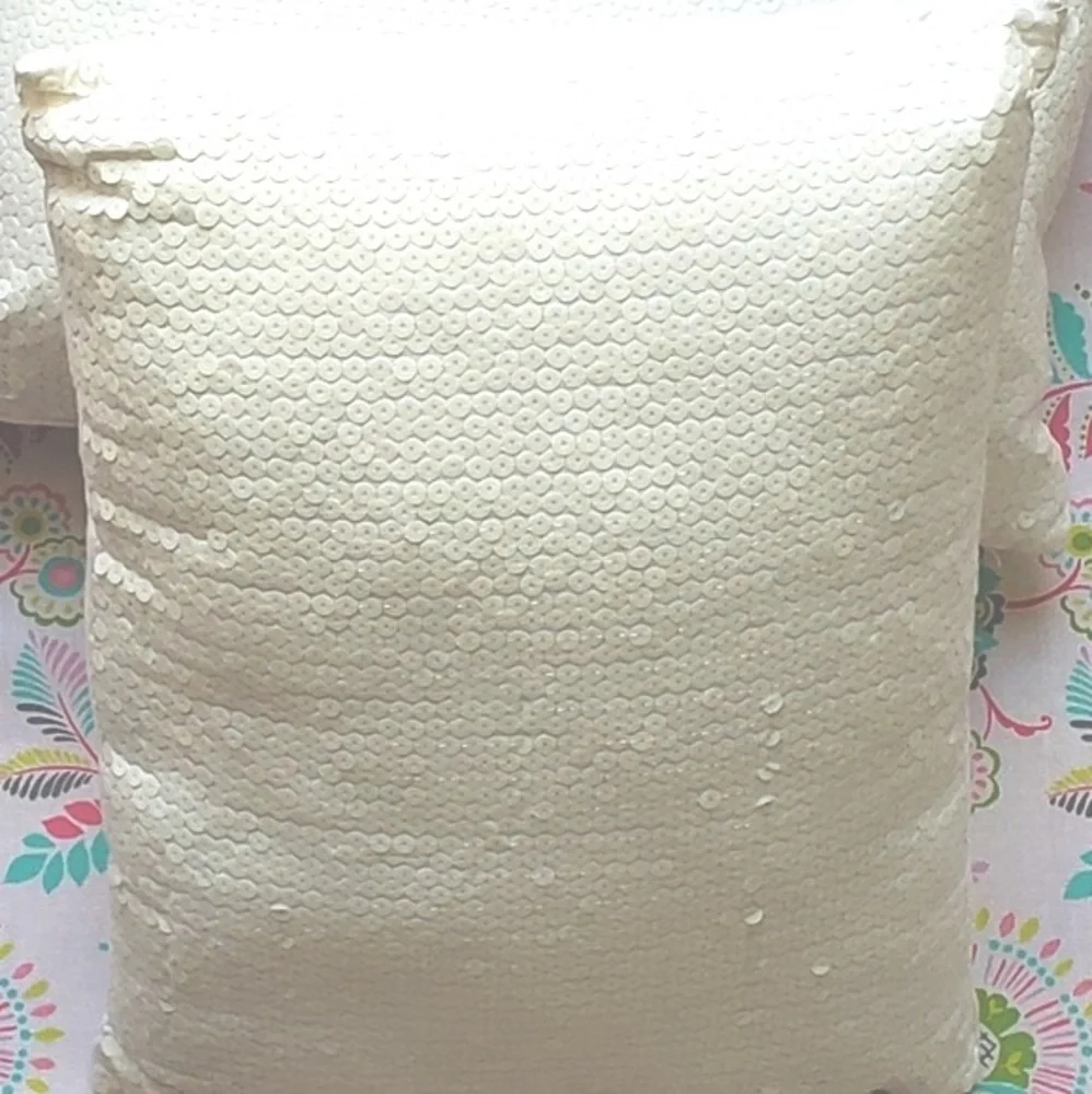 Manor Hill Glam Serenade White Sequin Pillows 2 Pieces Bundle NWT